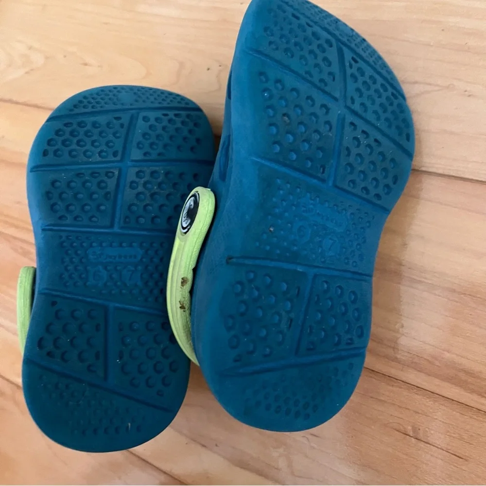 Blue and Green Crocs 6-7 Toddler
